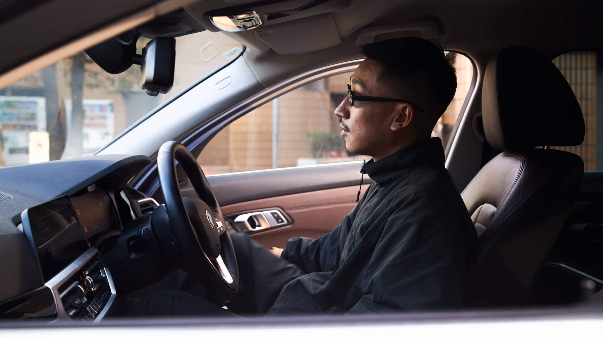 PEOPLE #228 都会に馴染む、キャラクターに合ったセダン by 佐藤貴史